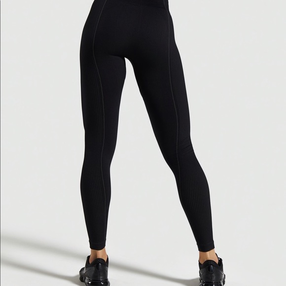 Gymshark ultra seamless black leggings - Picture 2 of 6